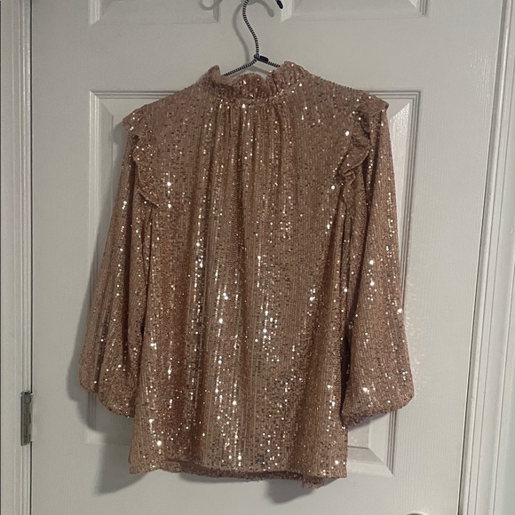 Crown and Ivy Sequin Embellished Blouse - Picture 4 of 7